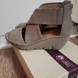 Like new Clark's wedges